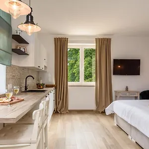 Apartment Pausa, Zminj